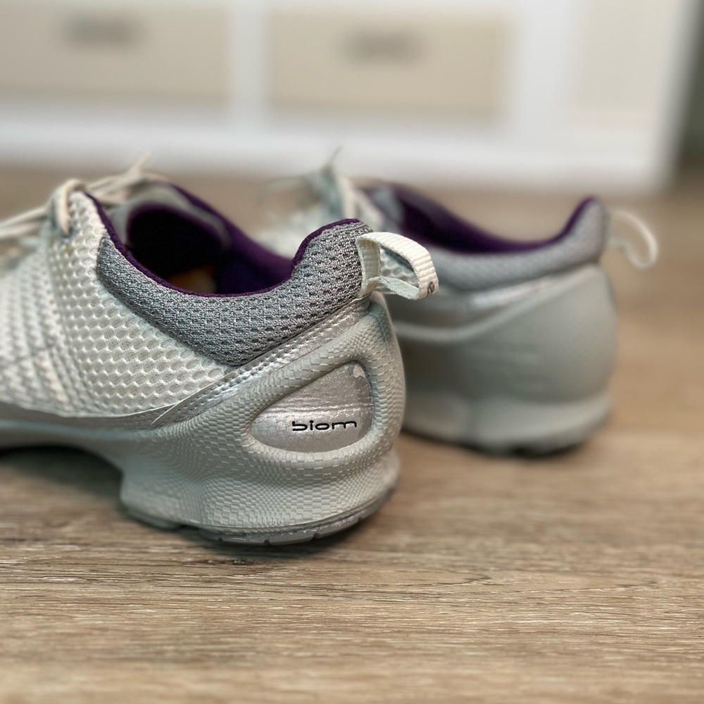 Ecco Women's Silver and Cream Sneakers - Picture 6 of 12